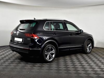 Volkswagen Tiguan, 2.0 л, РКПП, 2019 фото 4