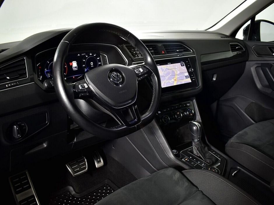 Volkswagen Tiguan, 2.0 л, Робот, 2019 фото 7