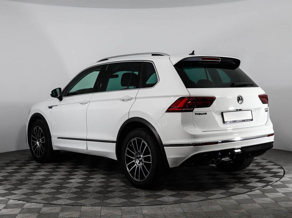 Volkswagen Tiguan, 2.0 л, Робот, 2020 фото 6