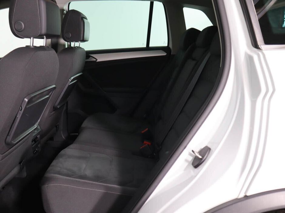 Volkswagen Tiguan, 2.0 л, Робот, 2020 фото 2