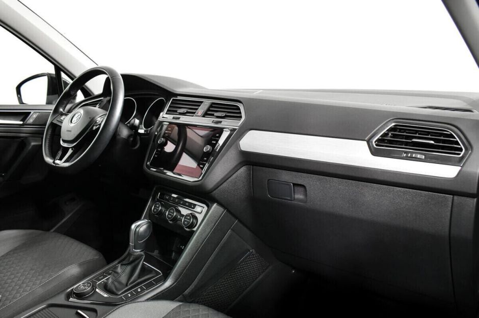 Volkswagen Tiguan, 2.0 л, Робот, 2017 фото 9