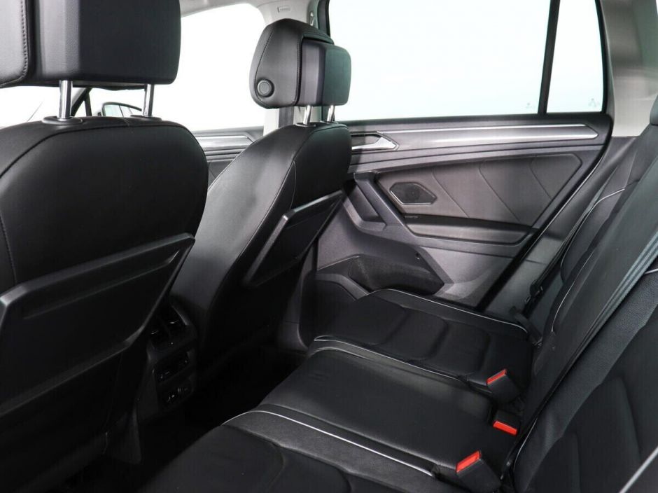 Volkswagen Tiguan, 2.0 л, Робот, 2017 фото 2