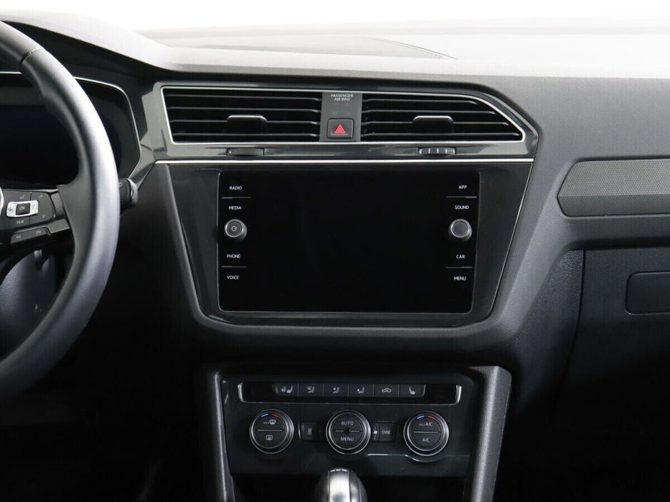 Volkswagen Tiguan, 2.0 л, Робот, 2016 фото 9