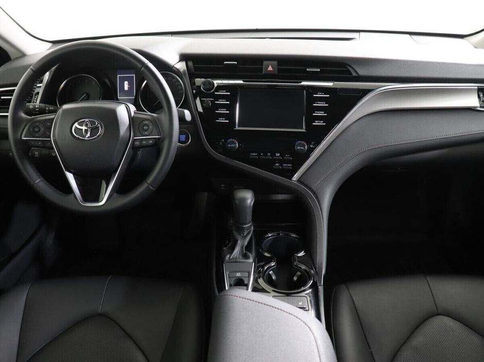 Toyota Camry, 2.0 л, АТ, 2018 фото 8