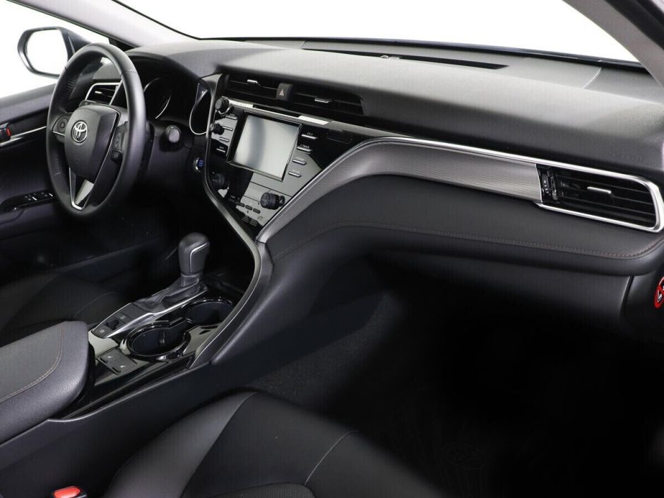 Toyota Camry, 2.0 л, АТ, 2018 фото 2