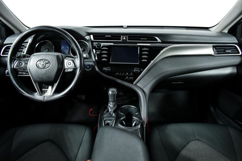 Toyota Camry, 2.0 л, АТ, 2018 фото 8