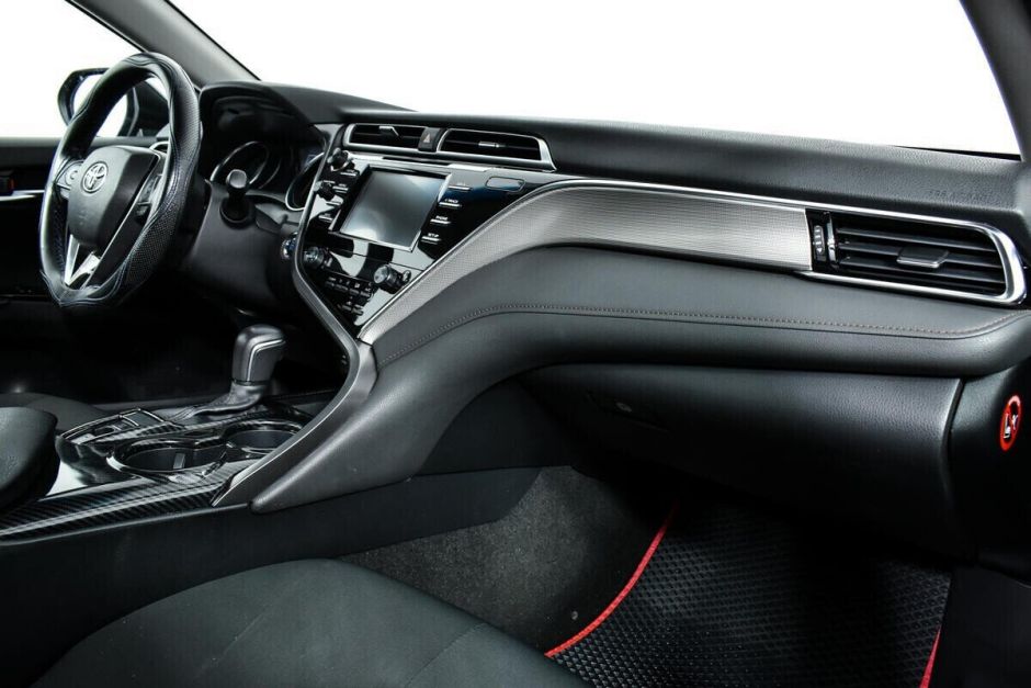 Toyota Camry, 2.0 л, АТ, 2018 фото 2