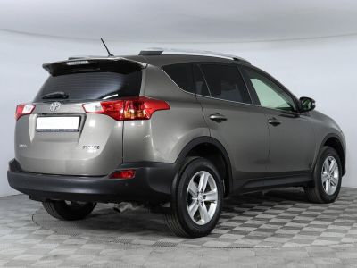 Toyota RAV4, 2.2 л, АКПП, 2015 фото 6