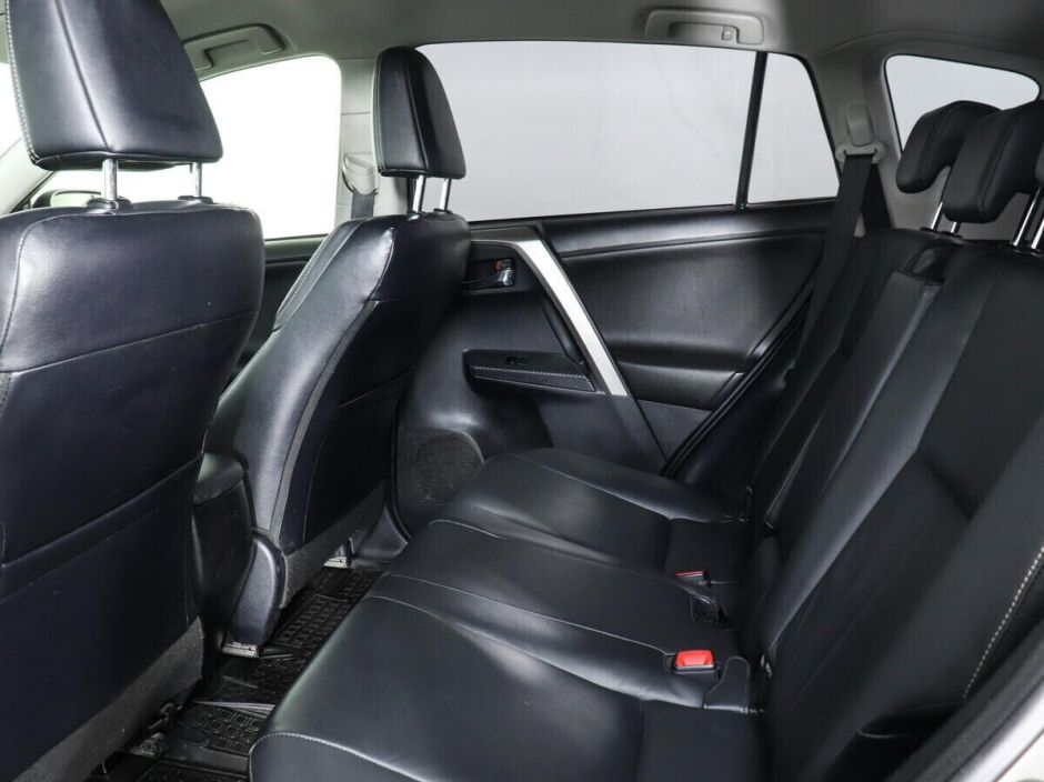 Toyota RAV4, 2.2 л, АТ, 2015 фото 2