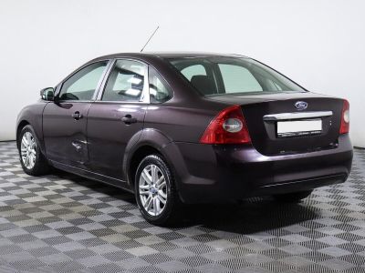 Ford Focus, 1.8 л, МКПП, 2008 фото 9