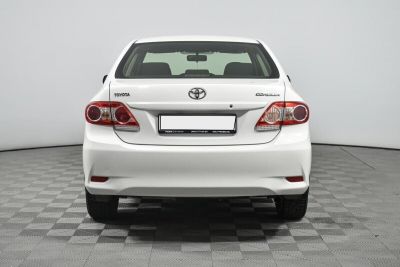 Toyota Corolla, 1.6 л, АКПП, 2011 фото 8