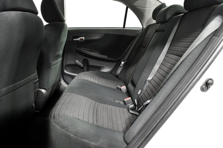 Toyota Corolla, 1.6 л, АТ, 2011 фото 2