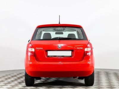 Skoda Fabia, 1.4 л, МКПП, 2013 фото 8