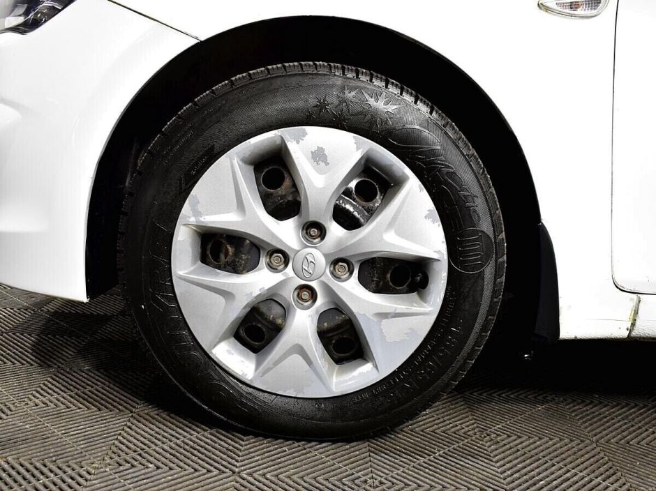 Hyundai Solaris, 1.4 л, МТ, 2016 фото 1