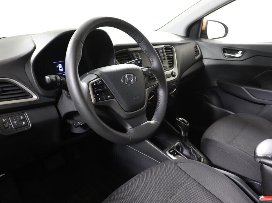 Hyundai Solaris, 1.6 л, АТ, 2017 фото 2