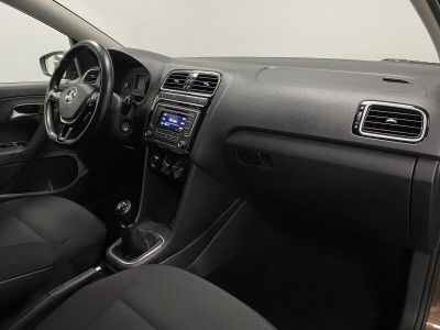 Volkswagen Polo, 1.6 л, МКПП, 2017 фото 14