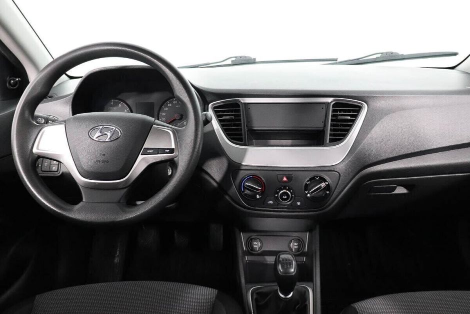 Hyundai Solaris, 1.4 л, МТ, 2018 фото 10