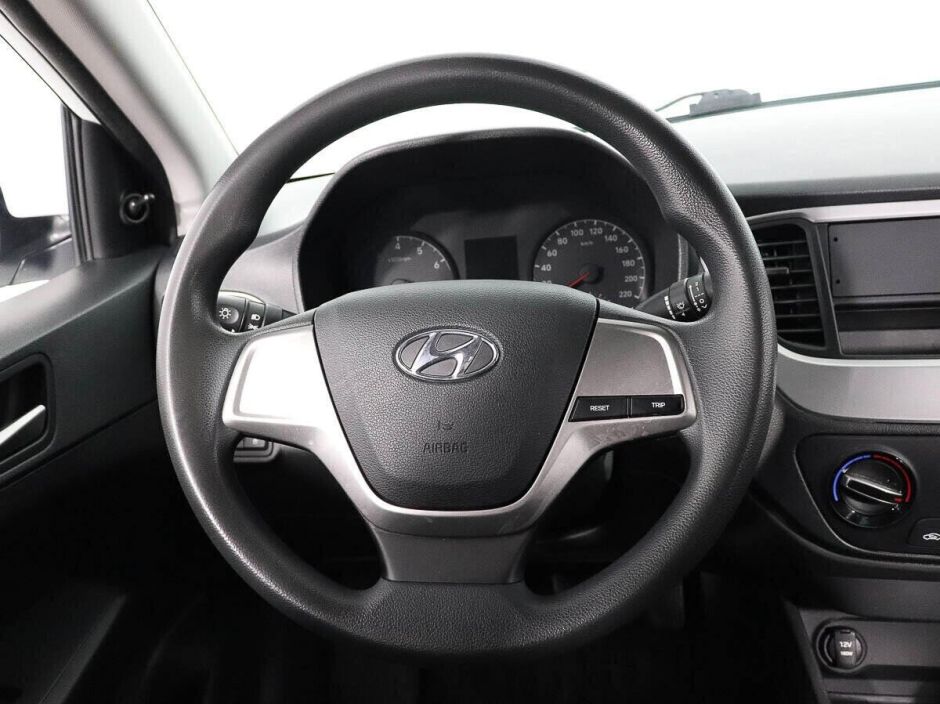 Hyundai Solaris, 1.4 л, МТ, 2018 фото 11