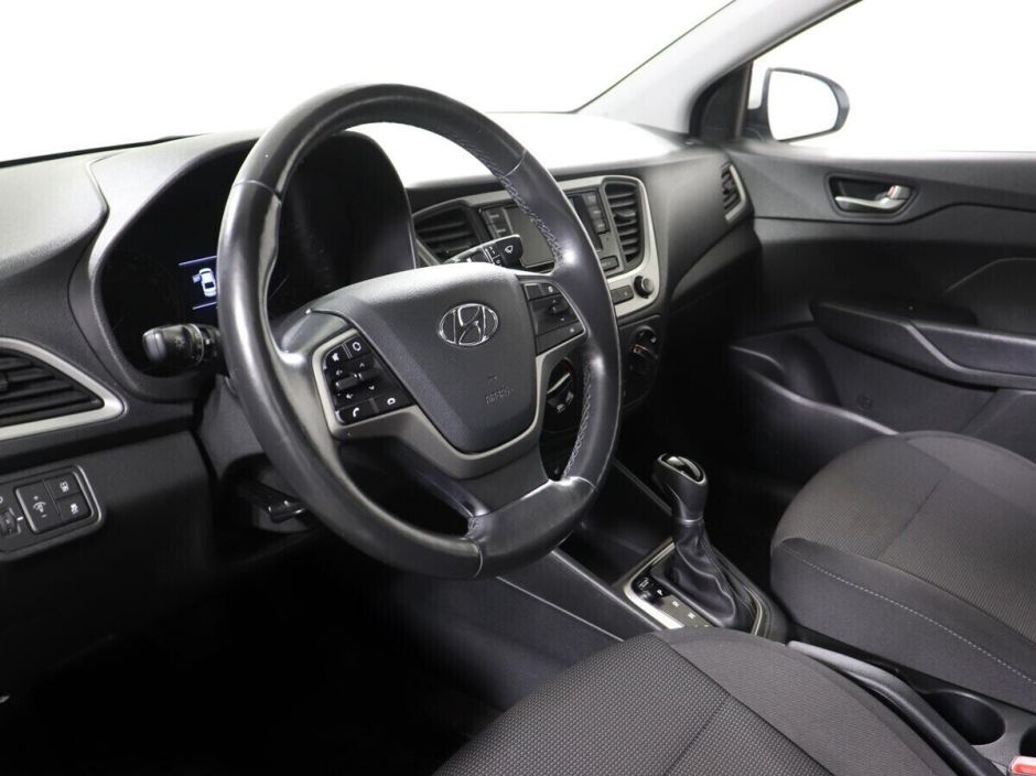 Hyundai Solaris, 1.4 л, АТ, 2018 фото 2