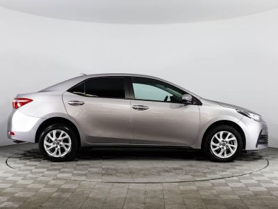 Toyota Corolla, 1.6 л, CVT, 2018 фото 6