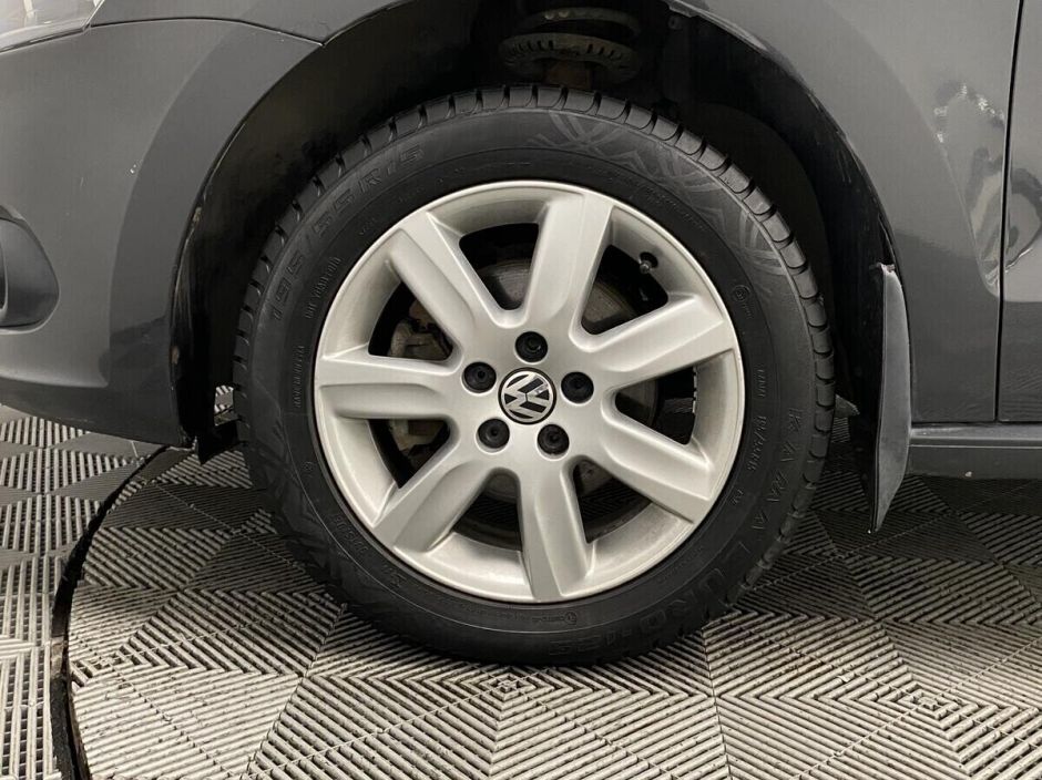 Volkswagen Polo, 1.6 л, МТ, 2012 фото 1