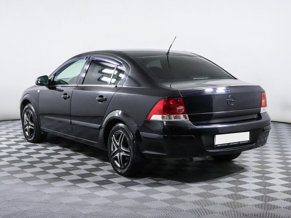 Opel Astra, 1.8 л, АТ, 2011 фото 9