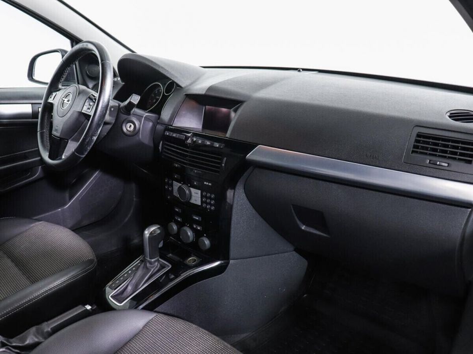 Opel Astra, 1.8 л, АТ, 2011 фото 11