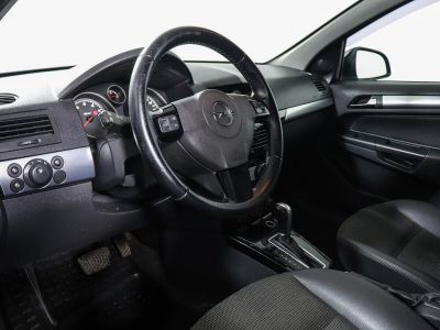 Opel Astra, 1.8 л, АКПП, 2011 фото 1