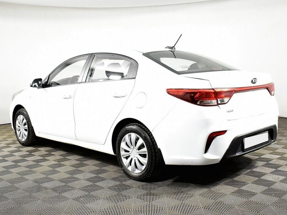 Kia Rio, 1.4 л, АТ, 2018 фото 9