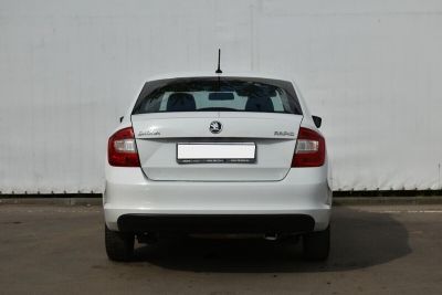 Skoda Rapid, 1.6 л, МКПП, 2015 фото 8