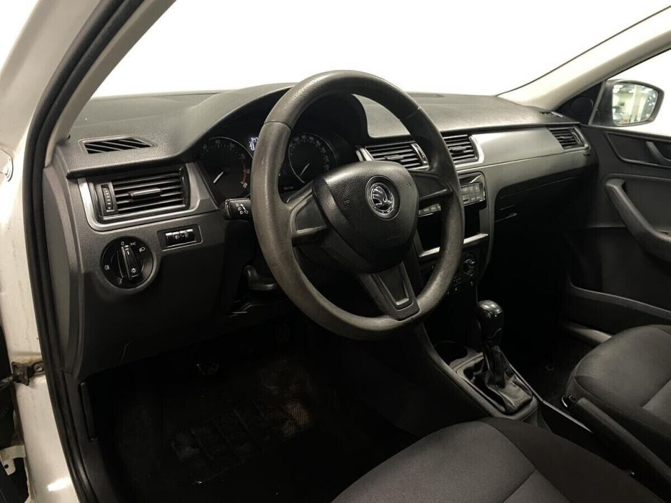 Skoda Rapid, 1.6 л, МТ, 2015 фото 11