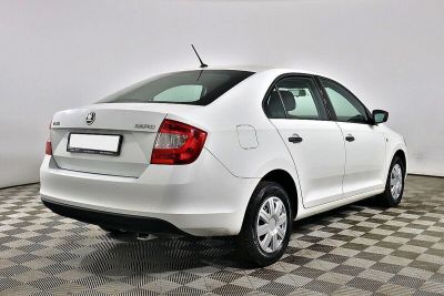 Skoda Rapid, 1.6 л, МКПП, 2015 фото 7