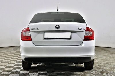 Skoda Rapid, 1.6 л, МКПП, 2015 фото 8