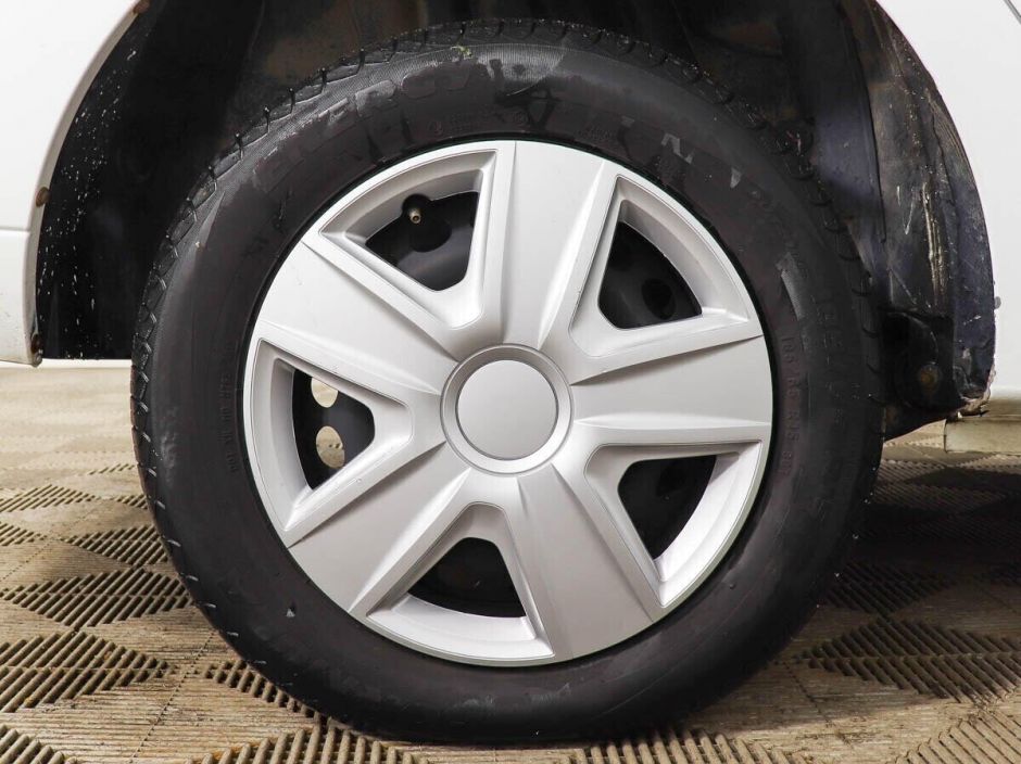 Renault Logan, 1.6 л, МТ, 2017 фото 2