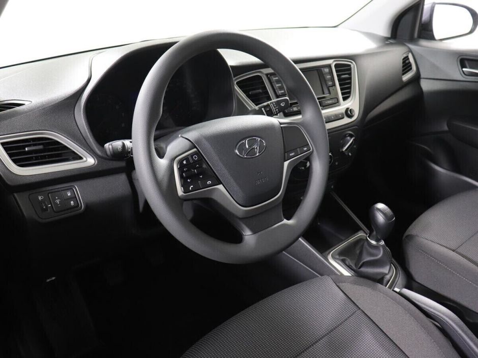Hyundai Solaris, 1.6 л, МТ, 2022 фото 2