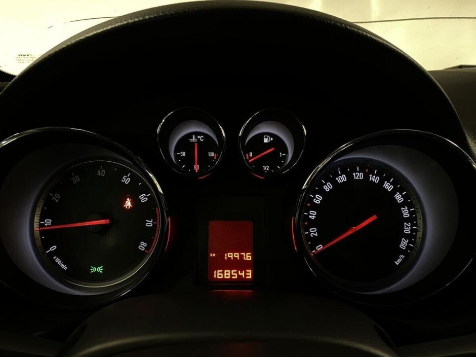 Opel Insignia, 1.6 л, МТ, 2011 фото 2