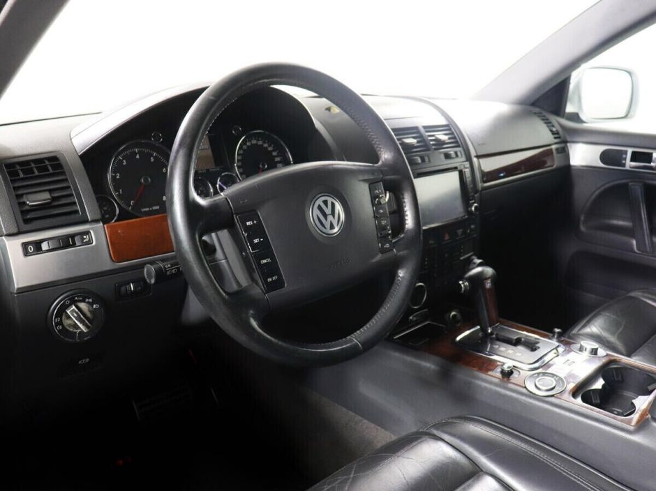 Volkswagen Touareg, 4.2 л, АТ, 2003 фото 2