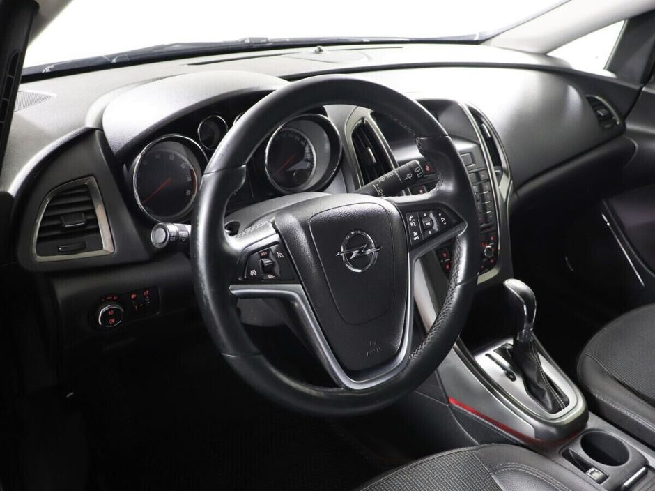 Opel Astra Cosmo, 1.6 л, АТ, 2012 фото 2