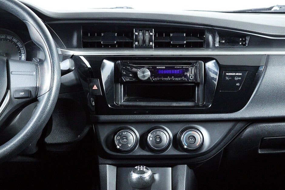 Toyota Corolla, 1.6 л, МТ, 2013 фото 16