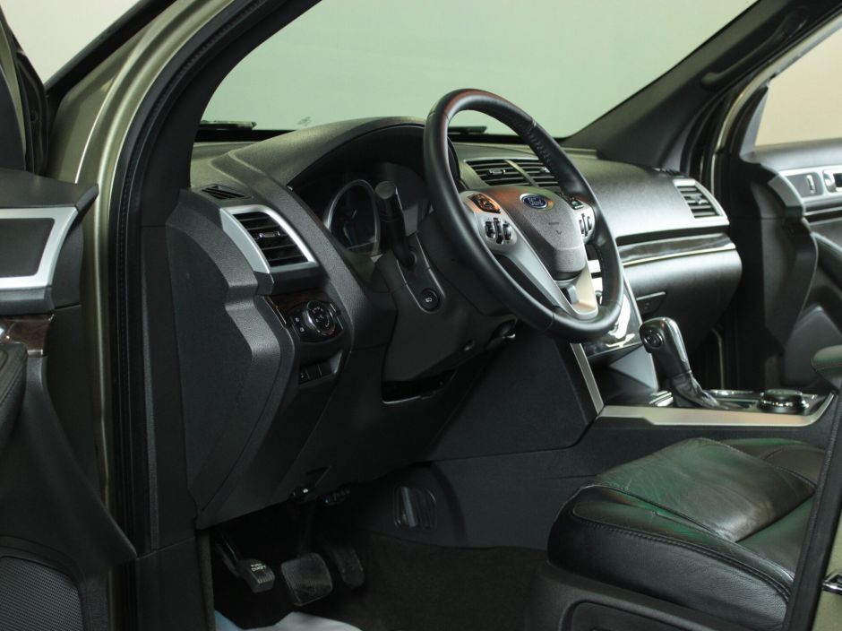 Ford Explorer, 3.5 л, АТ, 2012 фото 7