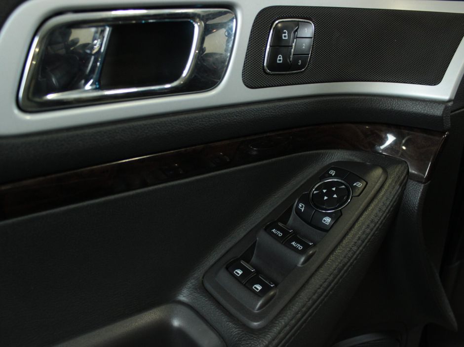 Ford Explorer, 3.5 л, АТ, 2012 фото 15