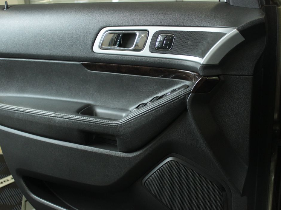 Ford Explorer, 3.5 л, АТ, 2012 фото 17