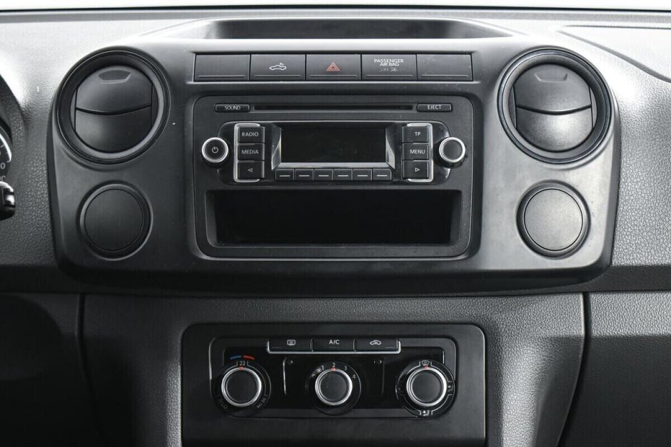 Volkswagen Amarok, 2.0 л, МТ, 2012 фото 2