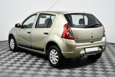 Renault Sandero, 1.6 л, АКПП, 2011 фото 9