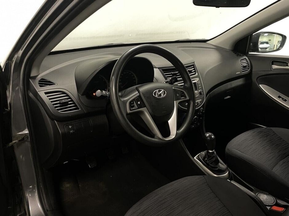 Hyundai Solaris, 1.4 л, МТ, 2015 фото 11