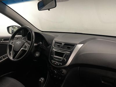 Hyundai Solaris, 1.4 л, МКПП, 2015 фото 13