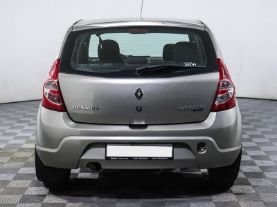 Renault Sandero, 1.6 л, АКПП, 2011 фото 8