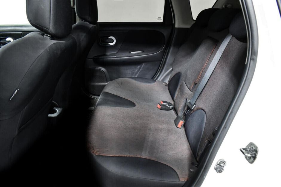 Nissan Note, 1.6 л, АТ, 2010 фото 2