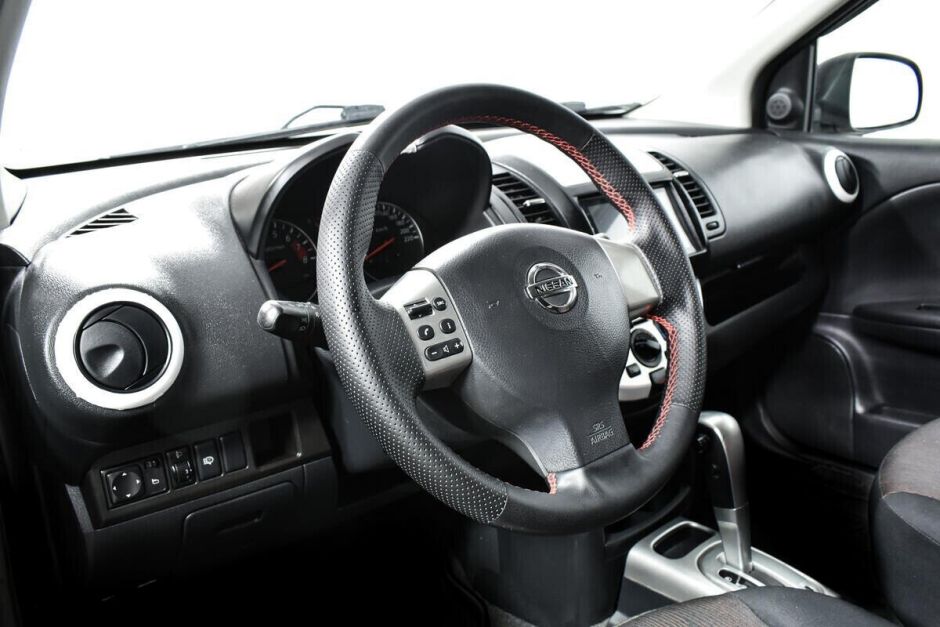 Nissan Note, 1.6 л, АТ, 2010 фото 1