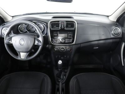 Renault Logan, 1.6 л, МКПП, 2014 фото 13